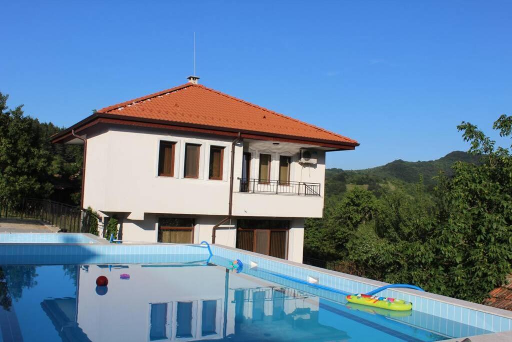 Бадевски Рай- Къща София Veliko Tŭrnovo Exterior foto