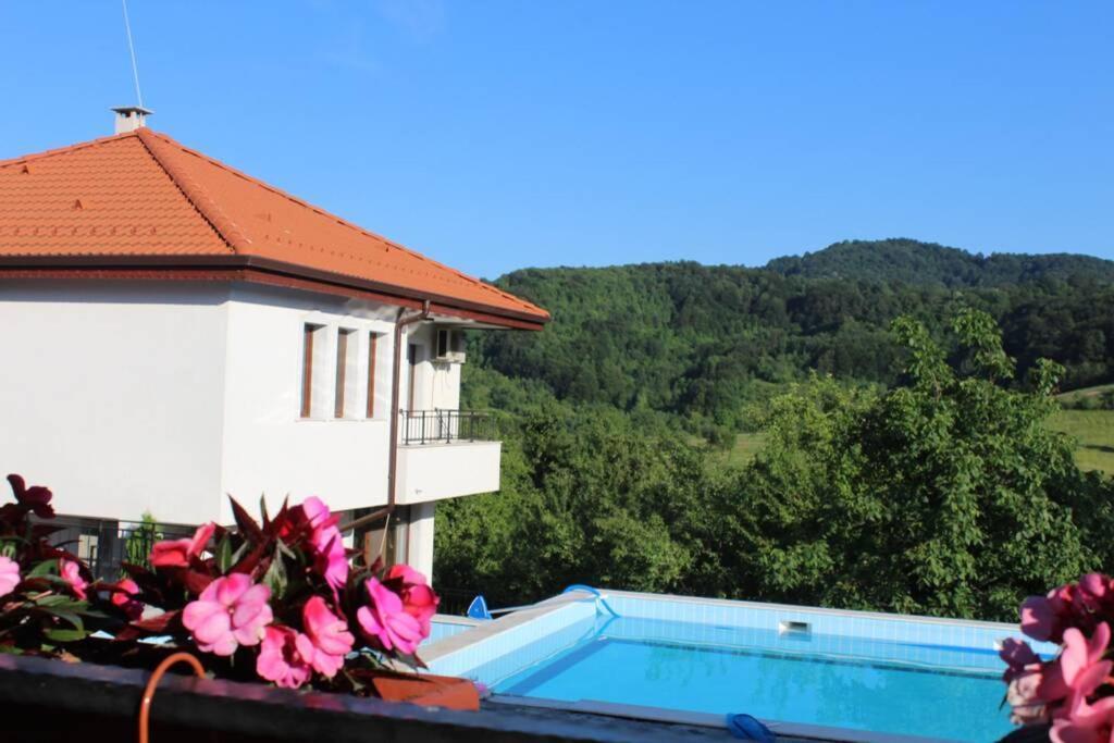 Бадевски Рай- Къща София Veliko Tŭrnovo Exterior foto